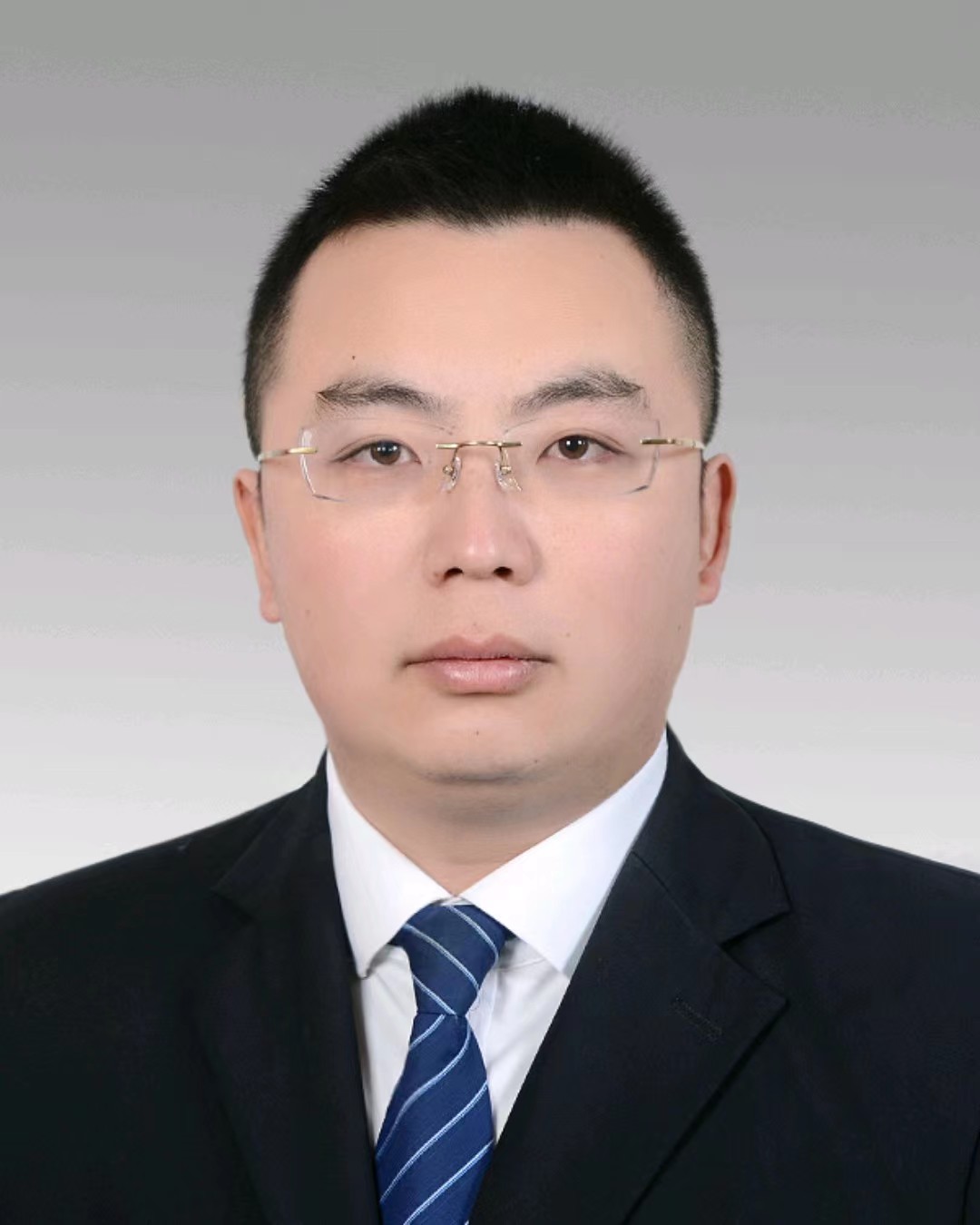 <!--信息标题-->